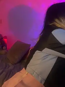 Snapshot of BA_BYY chatting on 03.20.25 BA BYY online show from 03.20.25