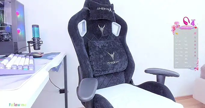 Snapshot of SkyqueenI chatting on 09.09.25 SkyqueenI online show from 09.09.25