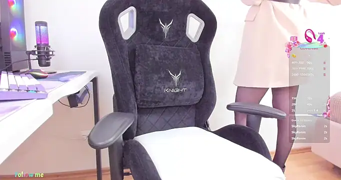 Snapshot of SkyqueenI chatting on 09.11.25 SkyqueenI online show from 09.11.25