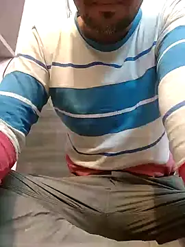 Snapshot of HotBoyOm chatting on 12.26.24 HotBoyOm online show from 12.26.24