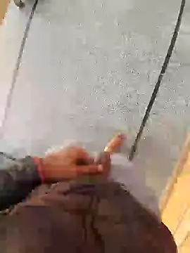 Snapshot of HotBoyOm chatting on 01.13.25 HotBoyOm online show from 01.13.25