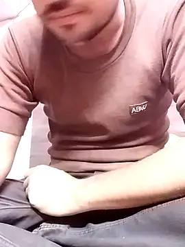 Snapshot of HotBoyOm chatting on 02.09.25 HotBoyOm online show from 02.09.25