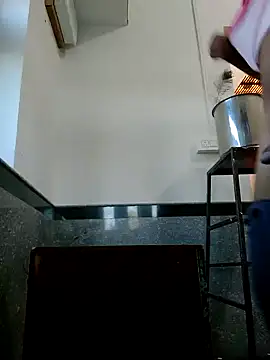 Snapshot of HotBoyOm chatting on 09.23.25 HotBoyOm online show from 09.23.25