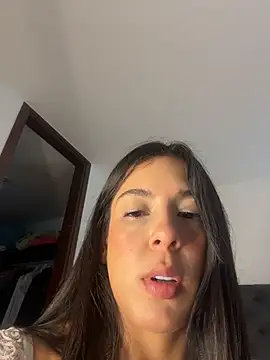 Snapshot of kamivolkano chatting on 11.18.25 kamivolkano online show from 11.18.25