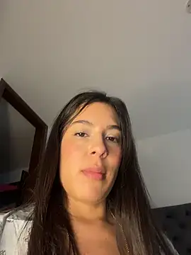 Snapshot of kamivolkano chatting on 11.20.25 kamivolkano online show from 11.20.25