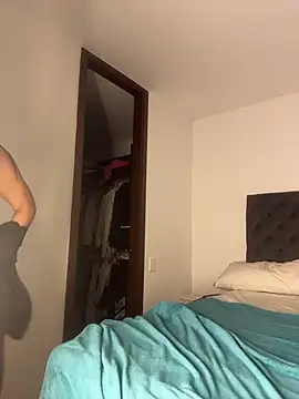 Snapshot of kamivolkano chatting on 11.30.25 kamivolkano online show from 11.30.25