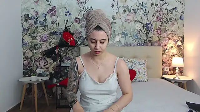 RoseDiamond06 online show from 05.20.26
