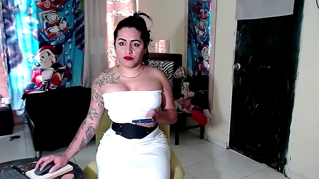 Sashaferrari2000 online show from 10.29.25