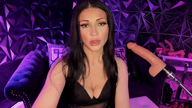 Snapshot of NatashaxoBangs chatting on 11.21.25 NatashaxoBangs online show from 11.21.25