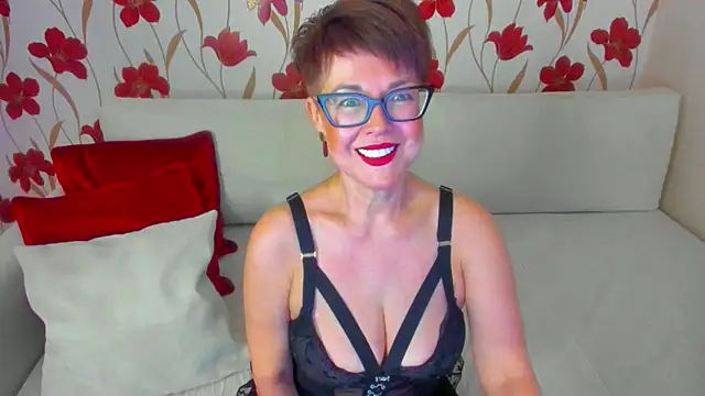 Snapshot of JennAlison chatting on 12.18.24 JennAlison online show from 12.18.24