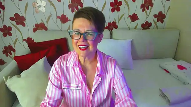 Snapshot of JennAlison chatting on 02.11.25 JennAlison online show from 02.11.25