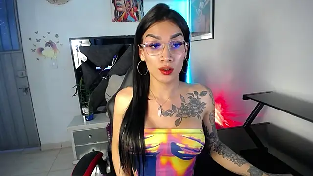 Snapshot of Salo_hot04 chatting on 11.05.25 Salo hot04 online show from 11.05.25