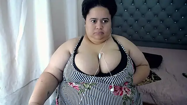 hotlesby4uxxx online show from 12.13.24