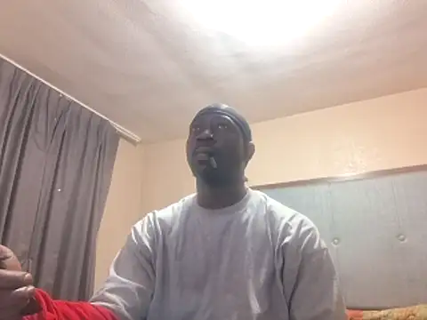 Snapshot of Tramontas chatting on 06.04.26 Tramontas online show from 06.04.26