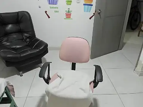 Snapshot of nicoledavis chatting on 02.01.25 nicoledavis online show from 02.01.25