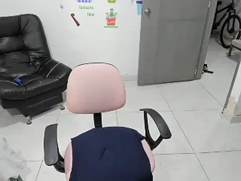 Snapshot of nicoledavis chatting on 02.07.25 nicoledavis online show from 02.07.25