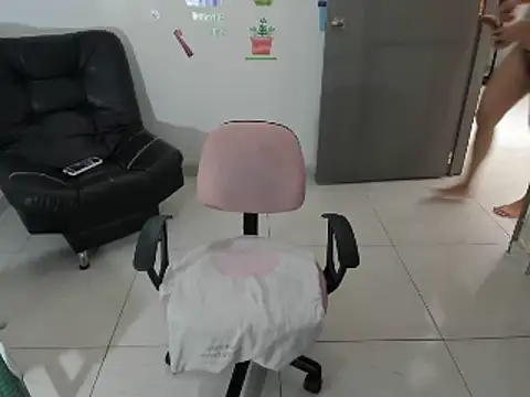 Snapshot of nicoledavis chatting on 02.21.25 nicoledavis online show from 02.21.25