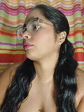 Snapshot of missmelissa_ chatting on 11.25.25 missmelissa online show from 11.25.25