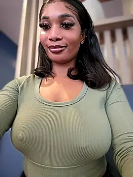 Snapshot of __Nessa__ chatting on 10.26.25   Nessa   online show from 10.26.25