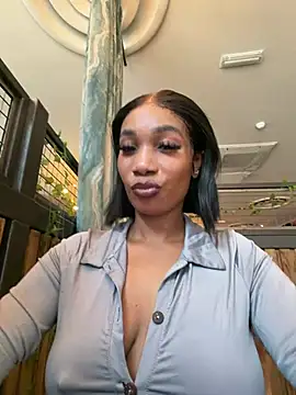 Snapshot of __Nessa__ chatting on 07.17.26 Nessa online show from 07.17.26