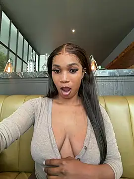 Snapshot of __Nessa__ chatting on 07.19.26 Nessa online show from 07.19.26