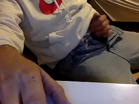 Snapshot of BADGUY2021 chatting on 01.12.25 BADGUY2021 online show from 01.12.25