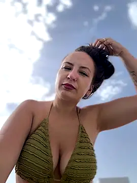 itsCassie online show from 10.12.25