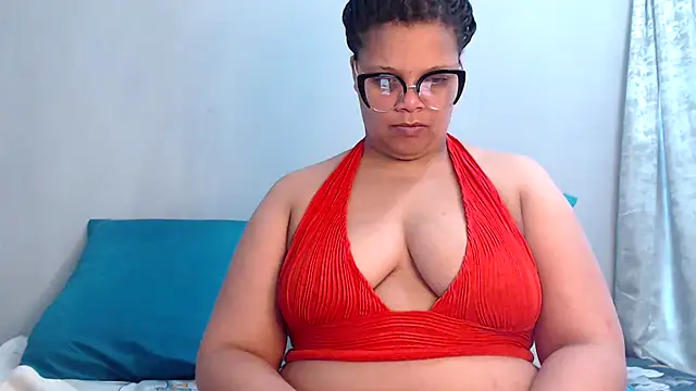 Snapshot of Lustfuleyez chatting on 11.19.25 Lustfuleyez online show from 11.19.25