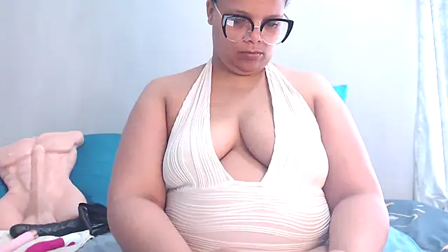 Snapshot of Lustfuleyez chatting on 11.27.25 Lustfuleyez online show from 11.27.25