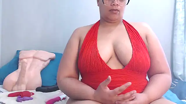 Snapshot of Lustfuleyez chatting on 11.30.25 Lustfuleyez online show from 11.30.25