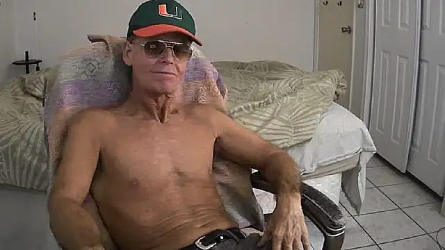 Snapshot of nakeedcowboi65 chatting on 11.17.25 nakeedcowboi65 online show from 11.17.25