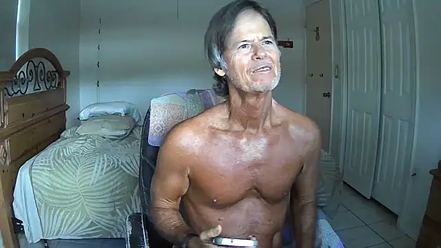 Snapshot of nakeedcowboi65 chatting on 04.16.26 nakeedcowboi65 online show from 04.16.26
