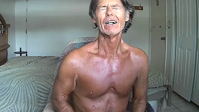 Snapshot of nakeedcowboi65 chatting on 04.20.26 nakeedcowboi65 online show from 04.20.26