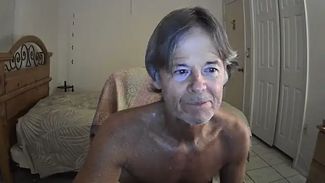 Snapshot of nakeedcowboi65 chatting on 04.24.26 nakeedcowboi65 online show from 04.24.26