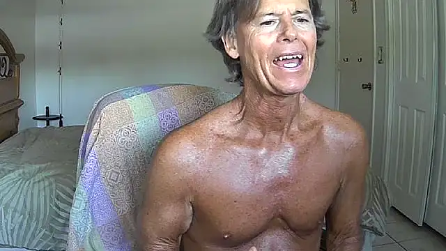 Snapshot of nakeedcowboi65 chatting on 04.29.26 nakeedcowboi65 online show from 04.29.26