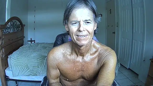 Snapshot of nakeedcowboi65 chatting on 05.03.26 nakeedcowboi65 online show from 05.03.26