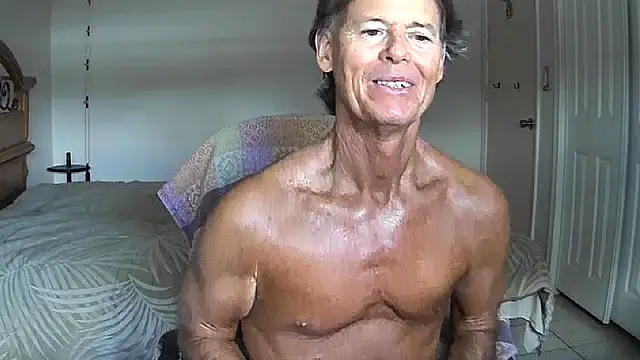 Snapshot of nakeedcowboi65 chatting on 05.05.26 nakeedcowboi65 online show from 05.05.26
