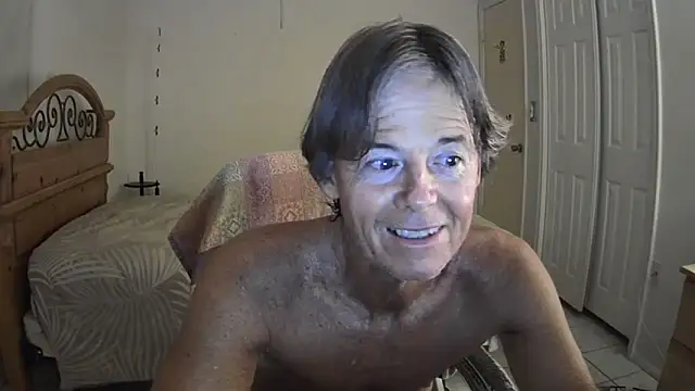 Snapshot of nakeedcowboi65 chatting on 05.06.26 nakeedcowboi65 online show from 05.06.26