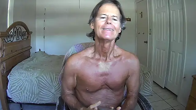 Snapshot of nakeedcowboi65 chatting on 05.06.26 nakeedcowboi65 online show from 05.06.26