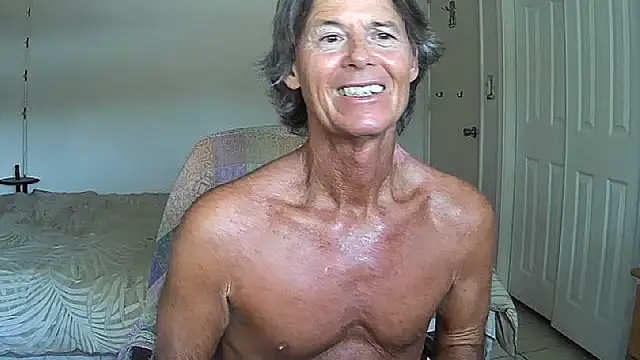 Snapshot of nakeedcowboi65 chatting on 05.26.26 nakeedcowboi65 online show from 05.26.26