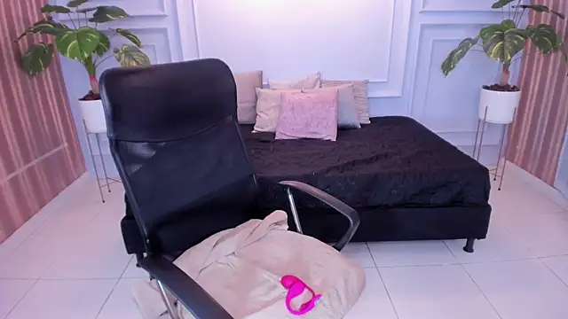 sararestrepo online show from 01.10.26