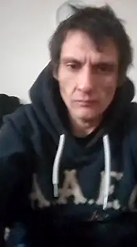Snapshot of maciej chatting on 12.11.24 maciej online show from 12.11.24