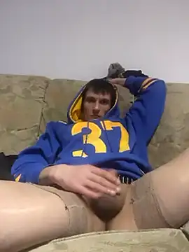 Snapshot of maciej chatting on 12.16.24 maciej online show from 12.16.24