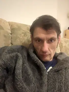 Snapshot of maciej chatting on 02.12.25 maciej online show from 02.12.25