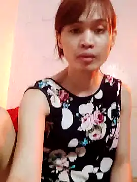 Snapshot of QueenSoreal chatting on 02.05.25 QueenSoreal online show from 02.05.25