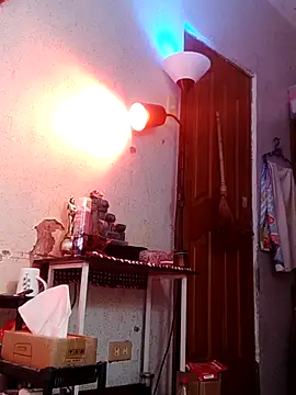 Snapshot of QueenSoreal chatting on 02.05.25 QueenSoreal online show from 02.05.25