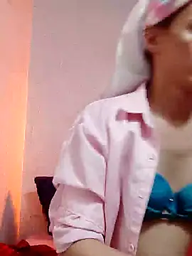 Snapshot of QueenSoreal chatting on 02.06.25 QueenSoreal online show from 02.06.25