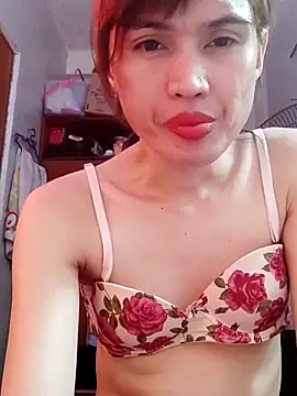 Snapshot of QueenSoreal chatting on 02.16.25 QueenSoreal online show from 02.16.25