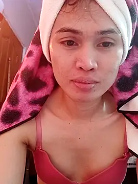 Snapshot of QueenSoreal chatting on 02.23.25 QueenSoreal online show from 02.23.25