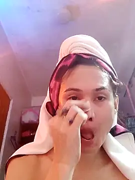 Snapshot of QueenSoreal chatting on 03.12.25 QueenSoreal online show from 03.12.25